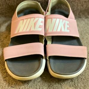 Size 6 Nike Slide Sandal